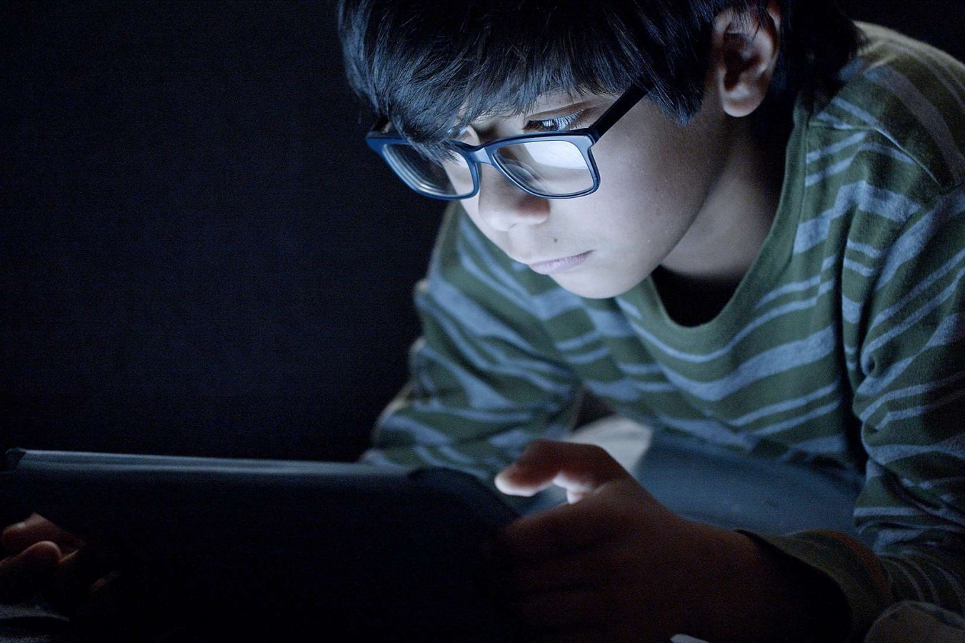 The Harmful Side Effect of Too Much Screen Time For Children
